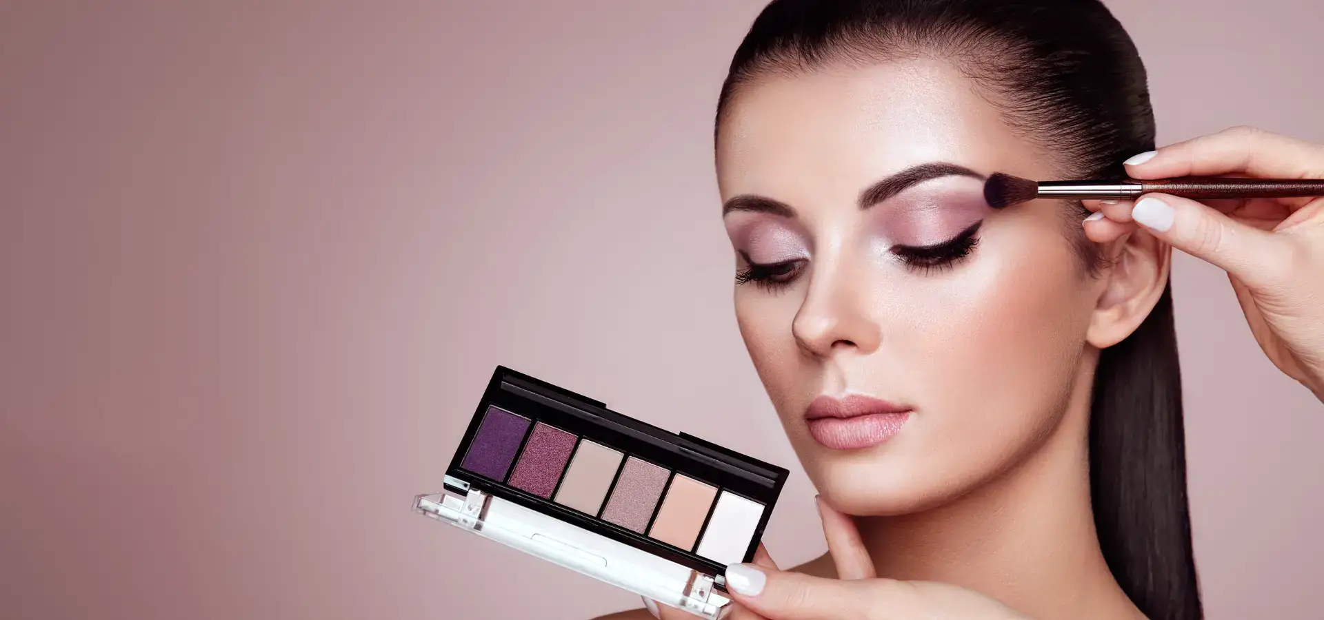 woman with color pallete