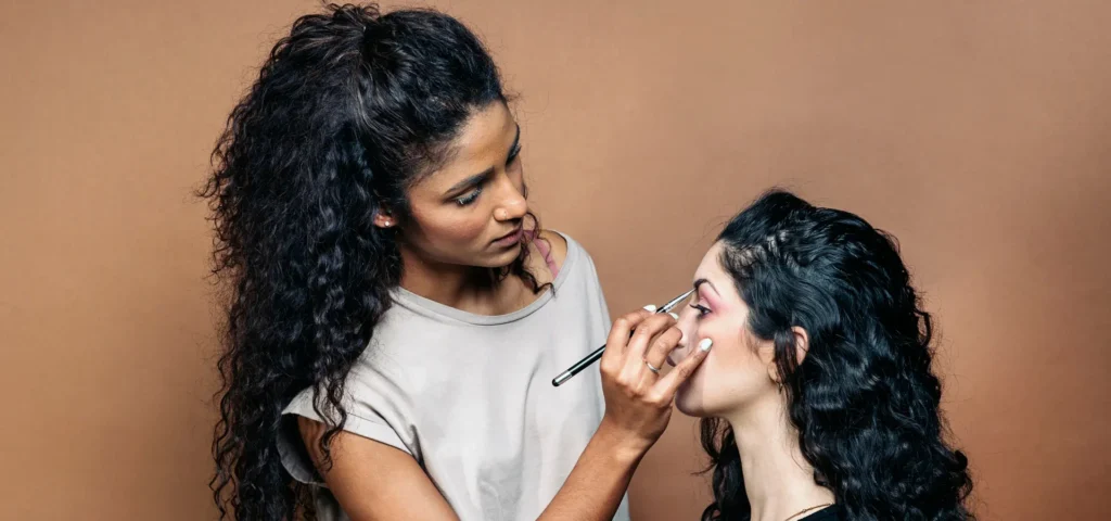 How to Become a Makeup Artist – Step-by-Step Guide to a Successful Career 2025